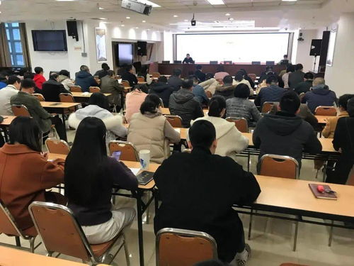 湖南华容县教育局吴汉秋，其领导风格如何影响教育改革？